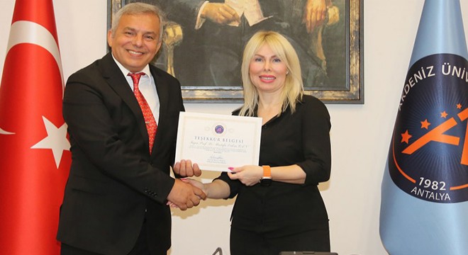 Akdeniz Üniversitesi nde bilimsel başarılar ödüllendirildi