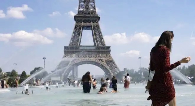 Fransa’da aşırı sıcaklar: 80 kişi yaşamını yitirdi