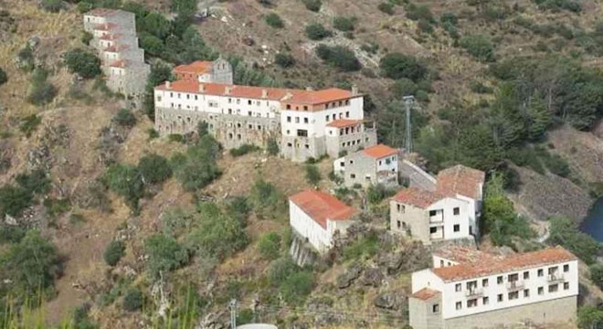 İspanya da bir köy 260 bin euro ya satışa çıkarıldı