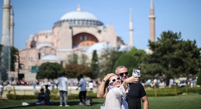 İstanbul u 9 ayda 13,1 milyon yabancı turist ziyaret etti