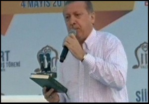 Erdoğan kürsüye yine Kur an la çıktı