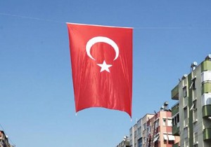 Antalya da teröre bayraklı tepki