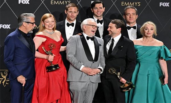 75. Emmy Ödülleri'nde kırmızı halı şıklığı