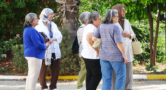  Yaşlılık bakım sigortası hayata geçmeli 