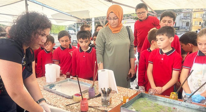 AÜ GSF den okullarda sanat dersi