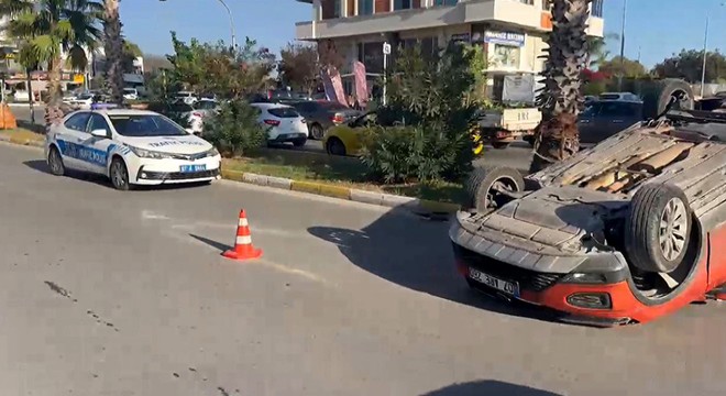 Antalya da kazada anne ve oğlunun burnu bile kanamadı