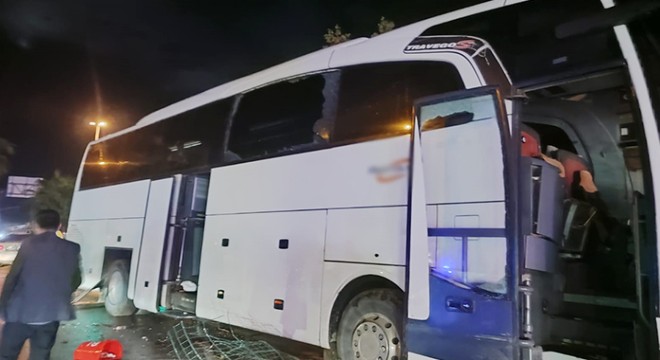 Antalya da tur otobüsü ile otomobil çarpıştı: 1 ölü