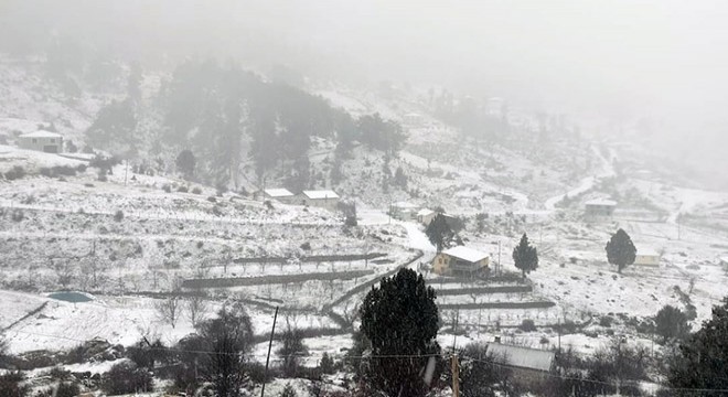 Antalya nın yüksek kesimlerinde kar etkili oldu