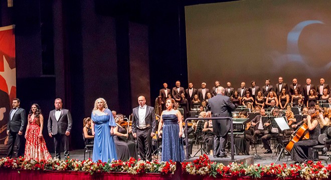 Antalya opera sahnesinde Cumhuriyet Bayramı Konseri