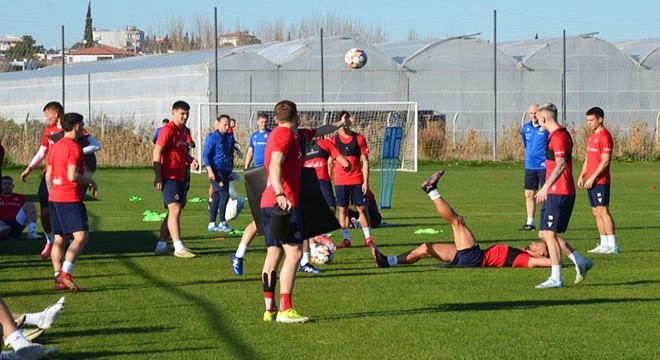 Antalya ya FIFA standartlarında 5 futbol sahası daha kazandırıldı