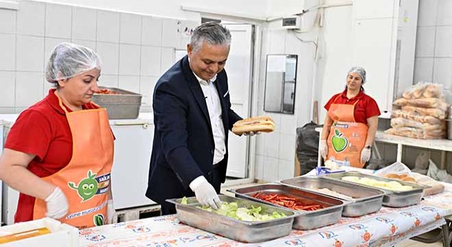 Başkan Uysal: Çocuklarımız açlıkla sınanmamalı