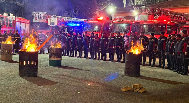 Burdur da itfaiyeciler 6 Şubat depremlerini unutmadı