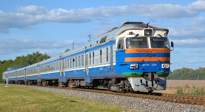 Galler de iki tren çarpıştı: 1 ölü, 15 yaralı