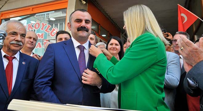 İYİ Parti den istifa eden başkan, CHP ye katıldı