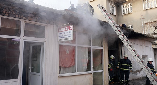 Isparta da ev yangını