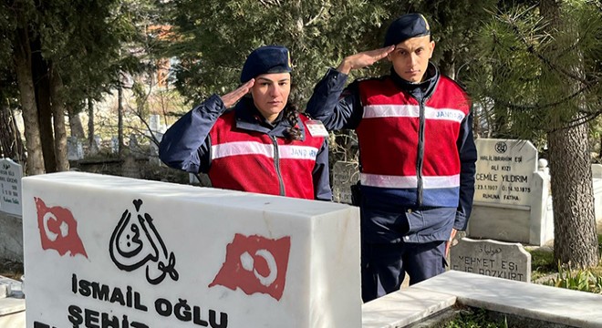 Jandarmadan şehit kabrine bakım