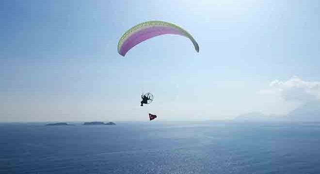 Kemer de gökyüzü paramotor festivaliyle şenlenecek