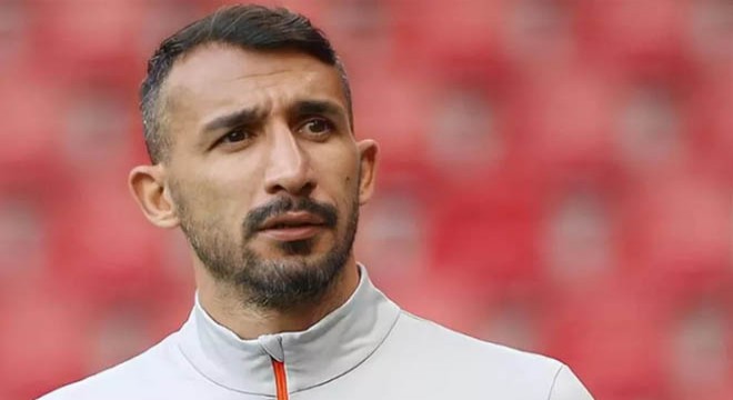 Mehmet Topal, günlerdir depremzedelerin yardımında