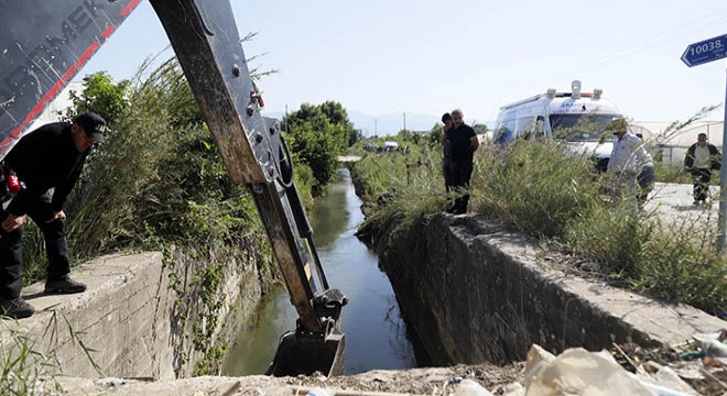 Otomobil sulama kanalına düştü: 2 ölü, 1 kayıp