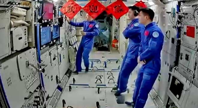 Shenzhou-19 taykonotları uzay istasyonuna ulaştı