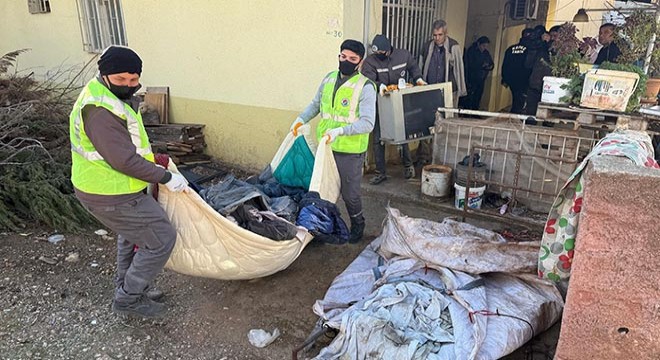 Tek odalı çöp ev temizlendi; yeni eşyalar verilecek