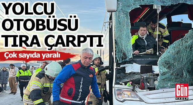 Yolcu otobüsü TIR’a çarptı: 13 yaralı