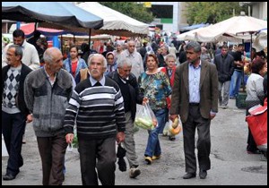 Güneşli hava pazarı serinletti