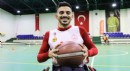 16 aylıkken omurilik felci geçirdi, basketbolla hayata tutundu