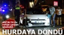 Antalya'da refüje çarpan otomobil hurdaya döndü