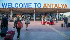 Antalya'ya hava yoluyla günde 30 bin turist