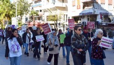 Kadınlardan şiddete karşı Antalya'da yürüyüş