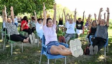 Muratpaşa'dan yaşlılar için yoga etkinliği