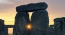 Stonehenge'de binlerce kişi kış gün dönümünü kutladı