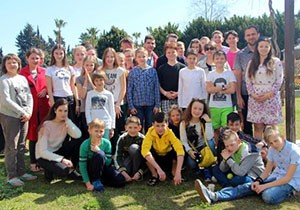 Ukraynalı savaş mağduru çocuklar Kemer de moral buldu